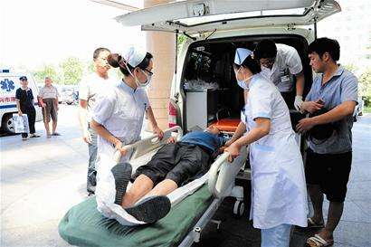 千里護送，轉運救護車帶動救護車廠家發(fā)展01